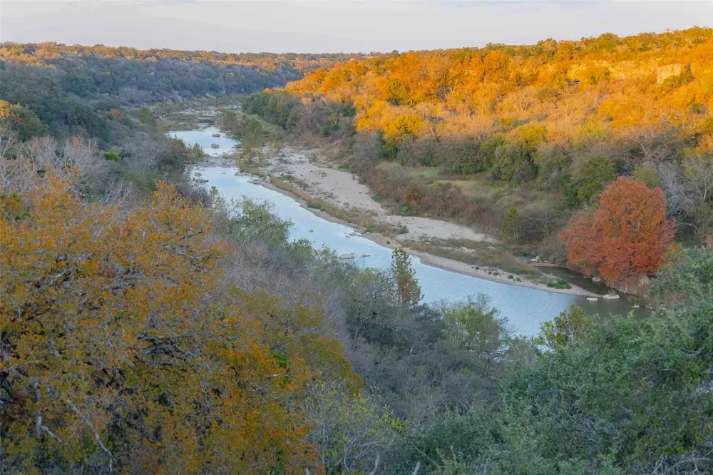 8507 Hammett's Crossing Round Mountain, TX 78663