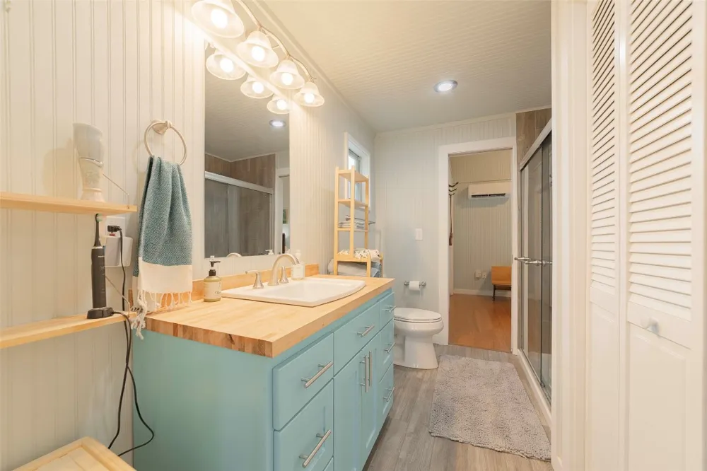 8507 Hammett's Crossing Round Mountain, TX 78663