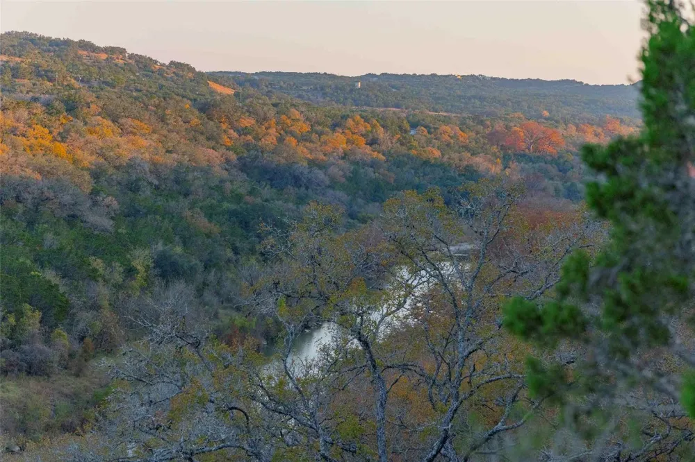 8507 Hammett's Crossing Round Mountain, TX 78663