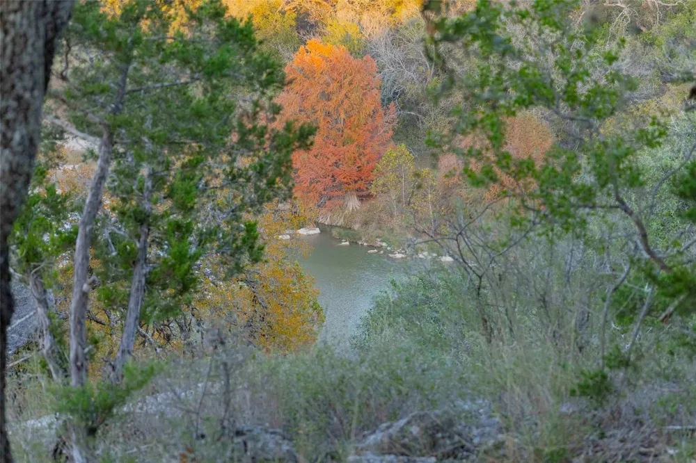 8507 Hammett's Crossing Round Mountain, TX 78663