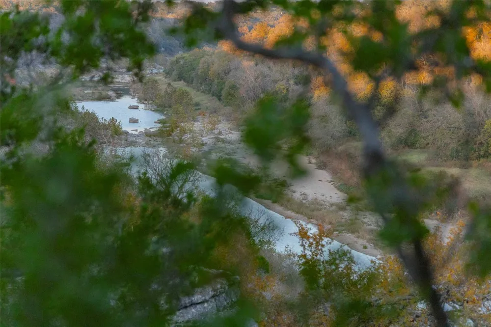 8507 Hammett's Crossing Round Mountain, TX 78663