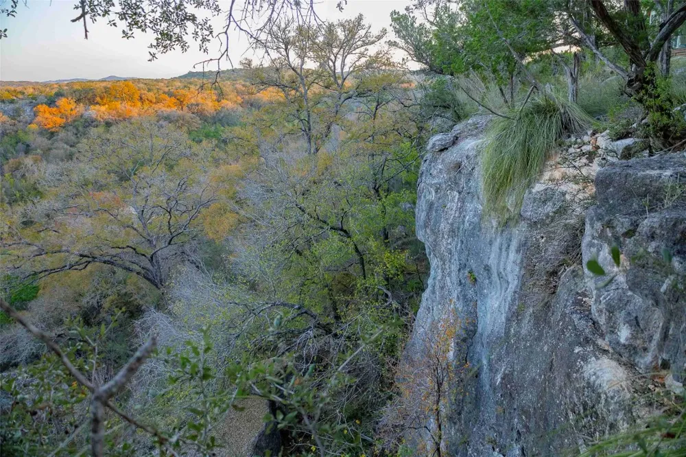 8507 Hammett's Crossing Round Mountain, TX 78663