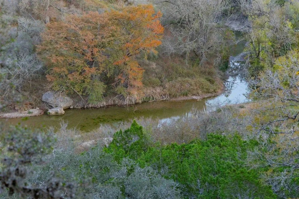 8507 Hammett's Crossing Round Mountain, TX 78663