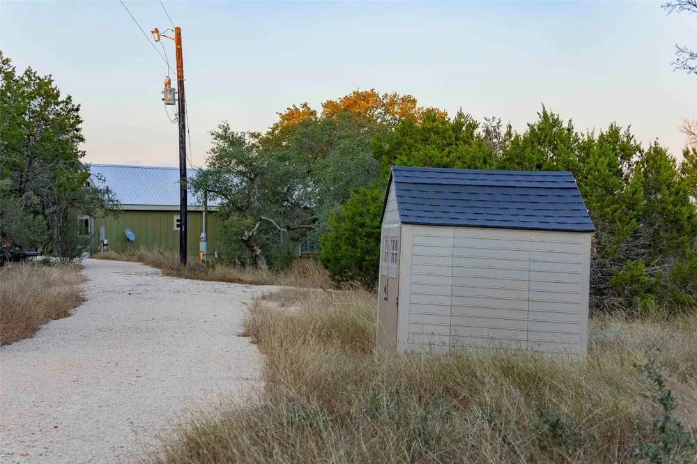 8507 Hammett's Crossing Round Mountain, TX 78663