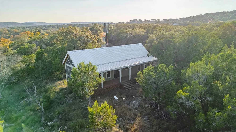 8507 Hammett's Crossing Round Mountain, TX 78663
