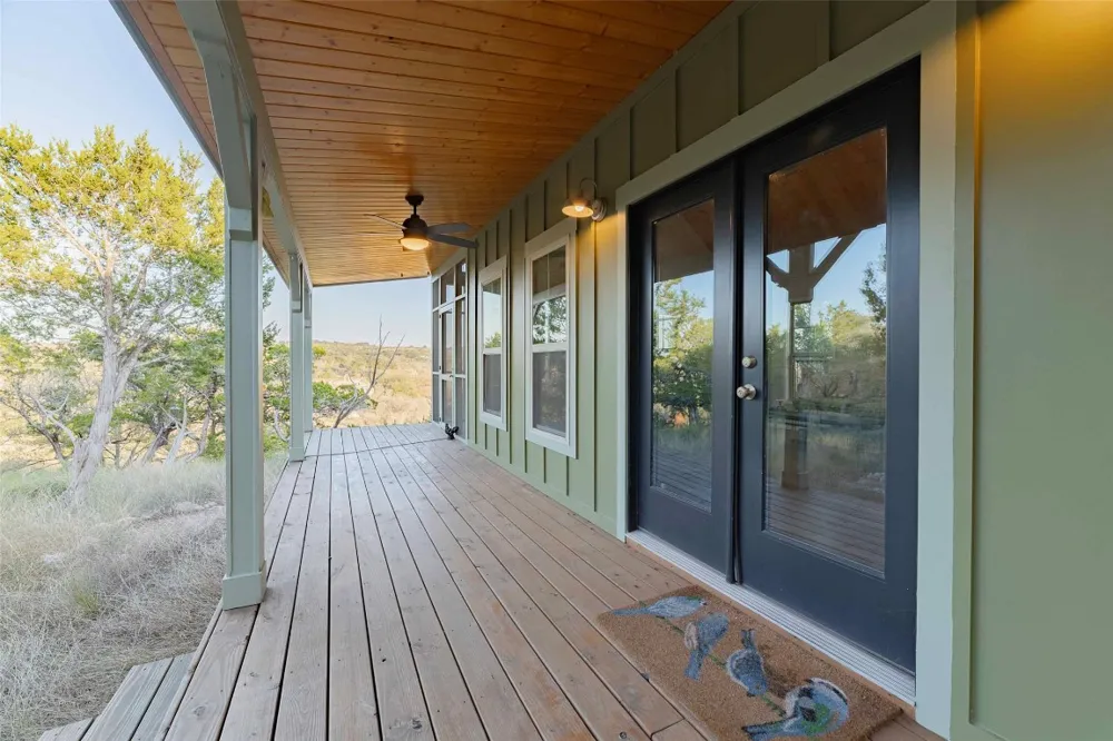 8507 Hammett's Crossing Round Mountain, TX 78663