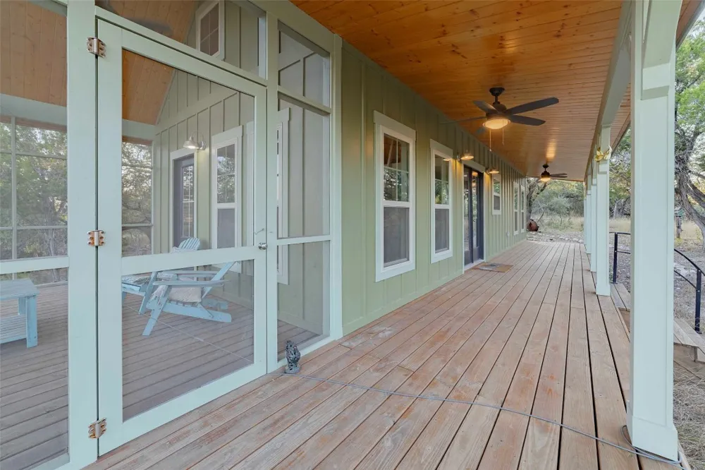 8507 Hammett's Crossing Round Mountain, TX 78663