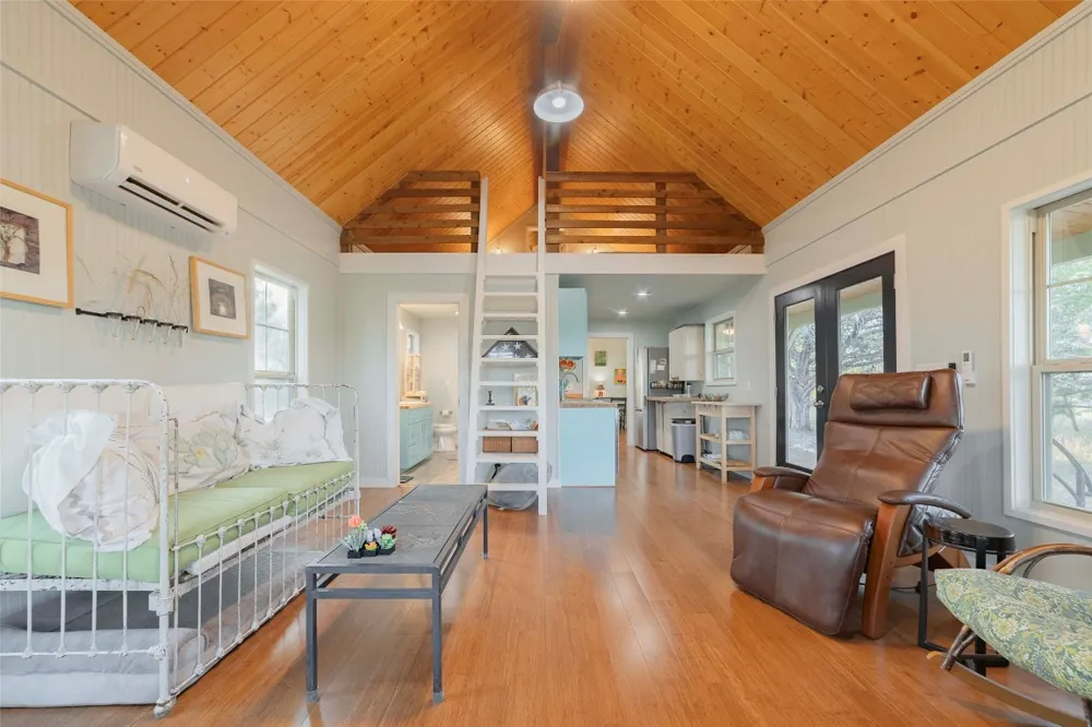 8507 Hammett's Crossing Round Mountain, TX 78663