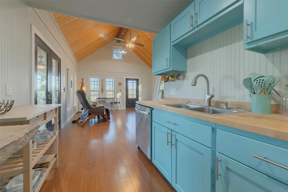 8507 Hammett's Crossing Round Mountain, TX 78663