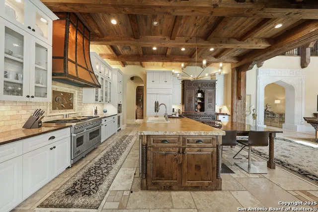 640 Terrell Terrell Hills, TX 78209