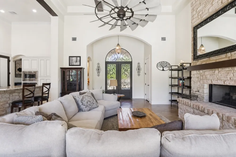 1194 Vaquero Way Wimberley, TX 78676