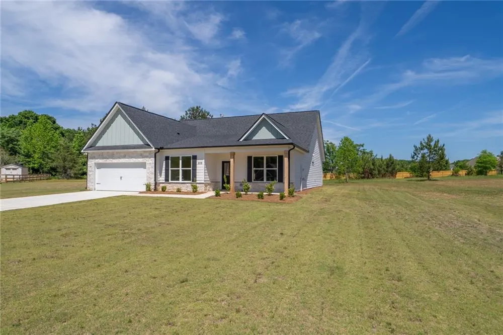 209 Squirrel Run Good Hope, GA 30641