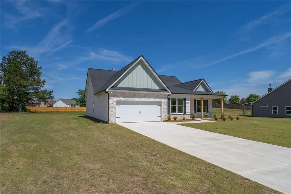 209 Squirrel Run Good Hope, GA 30641