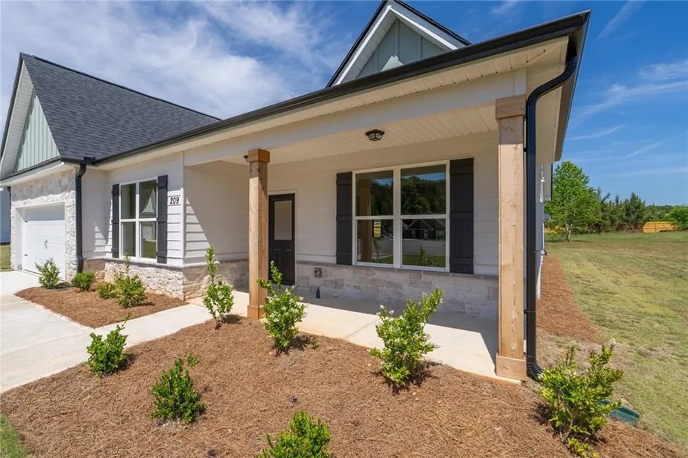209 Squirrel Run Good Hope, GA 30641