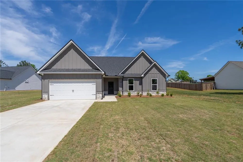 205 Squirrel Run Good Hope, GA 30641