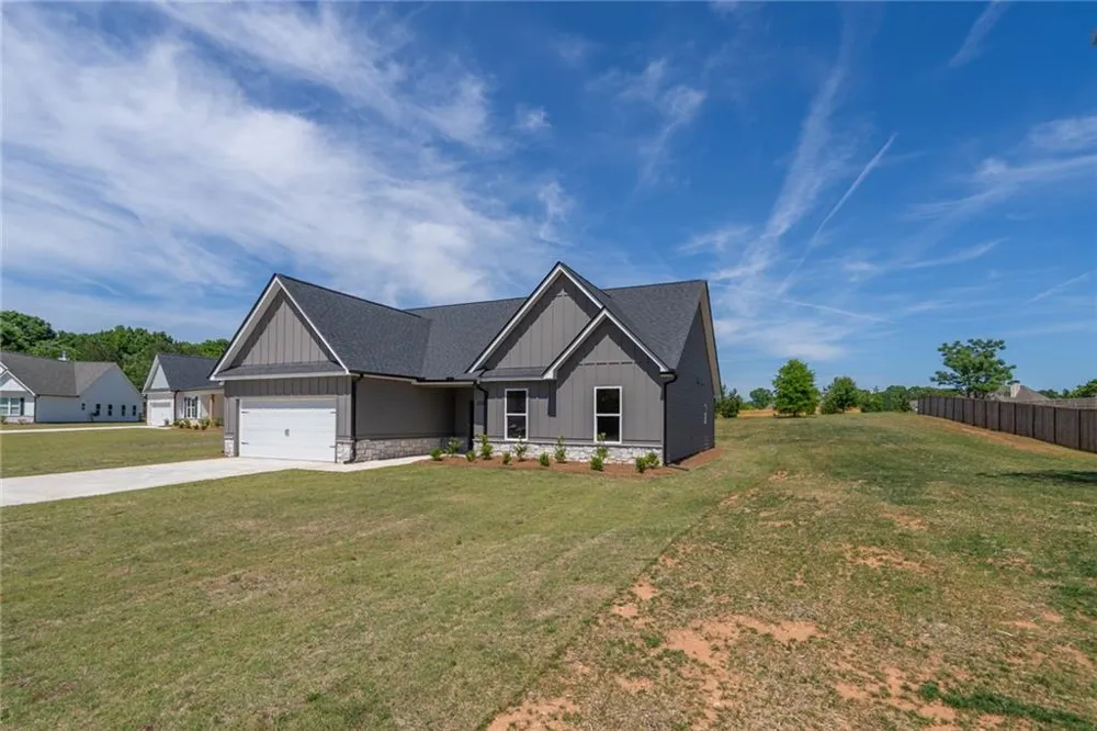 205 Squirrel Run Good Hope, GA 30641
