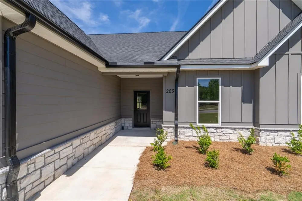 205 Squirrel Run Good Hope, GA 30641