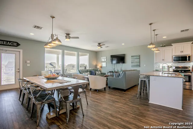 162 La Concha Blvd Unit#7 Port Aransas, TX 78373
