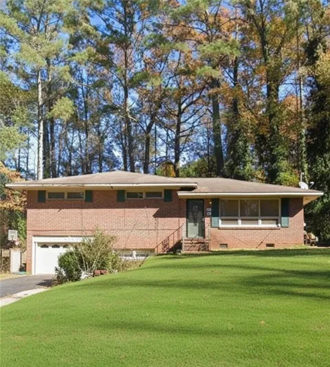1204 CLUB HOUSE ROAD