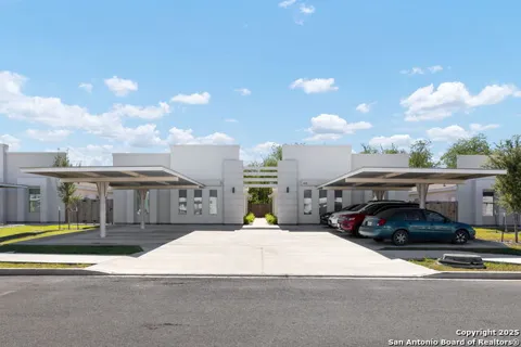 902 Starr Street