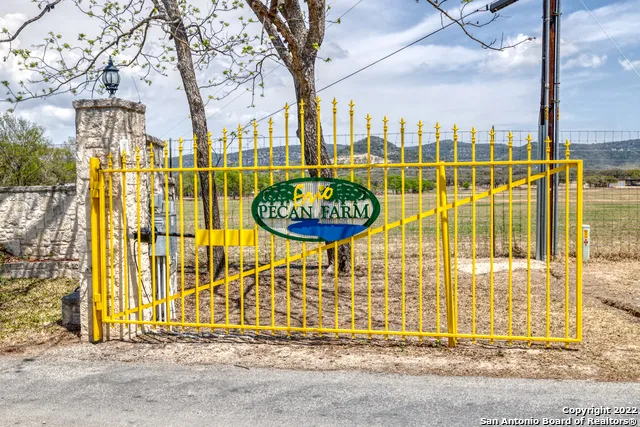 440 Red Wright Rd Leakey, TX 78873