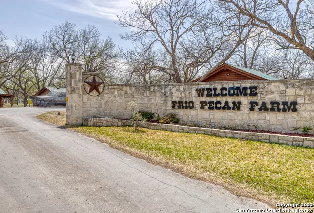 440 Red Wright Rd Leakey, TX 78873