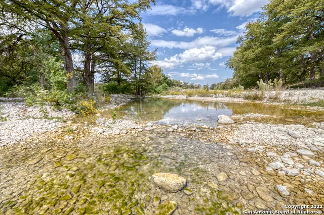 440 Red Wright Rd Leakey, TX 78873