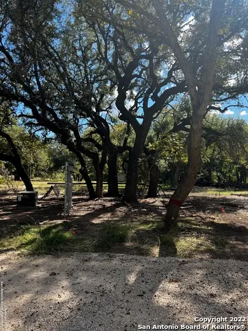 440 Red Wright Rd Leakey, TX 78873