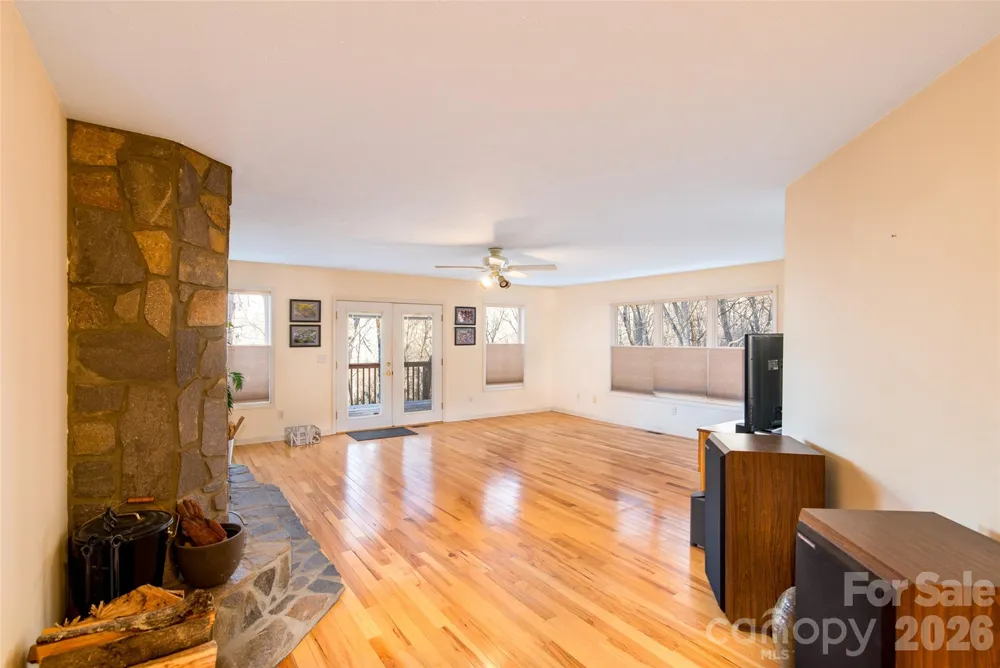 194 Ridgeview Drive Whittier, NC 28789
