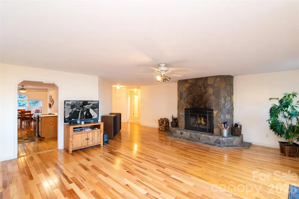 194 Ridgeview Drive Whittier, NC 28789