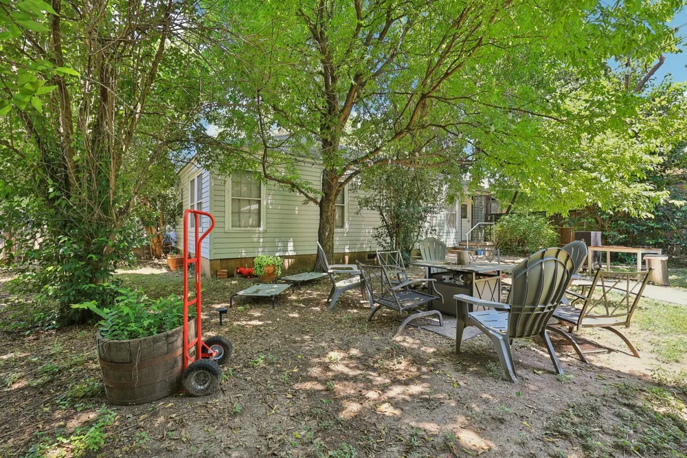 4907 Harmon Avenue Austin, TX 78751