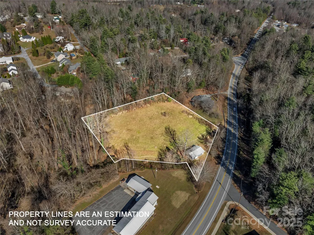 283 Ozone Drive Saluda, NC 28773