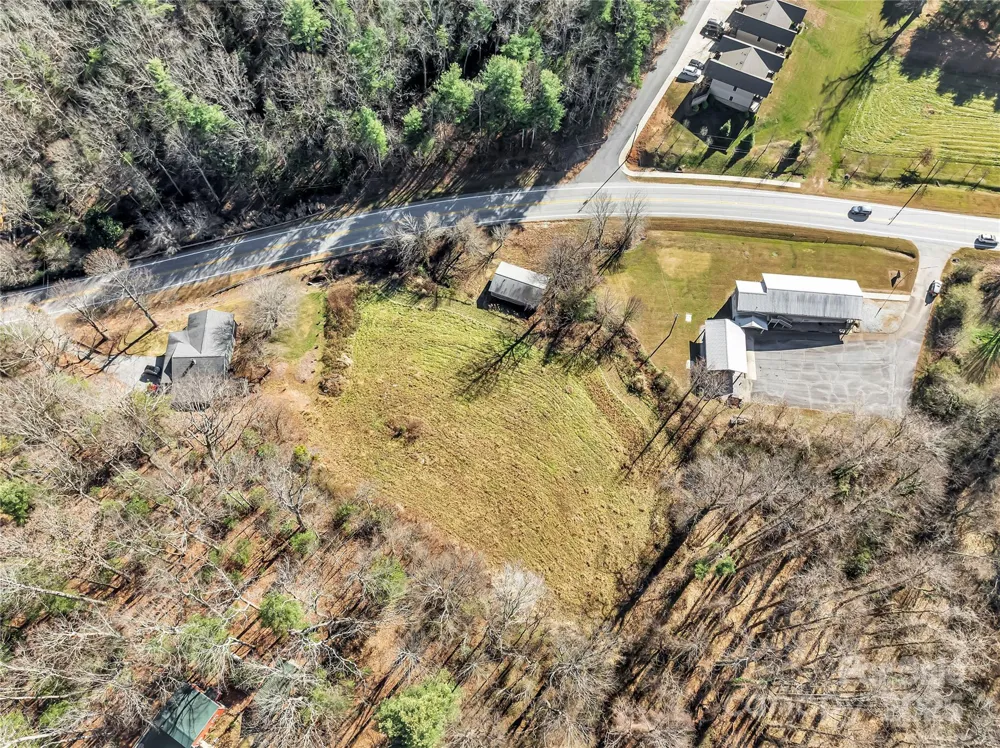 283 Ozone Drive Saluda, NC 28773