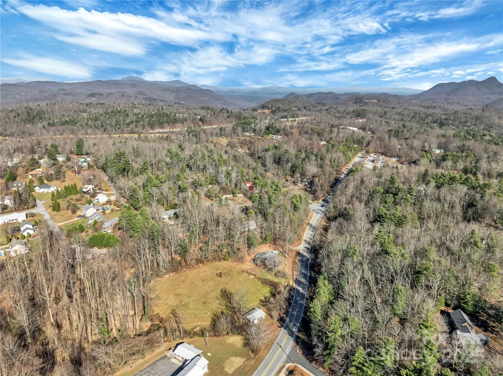283 Ozone Drive Saluda, NC 28773