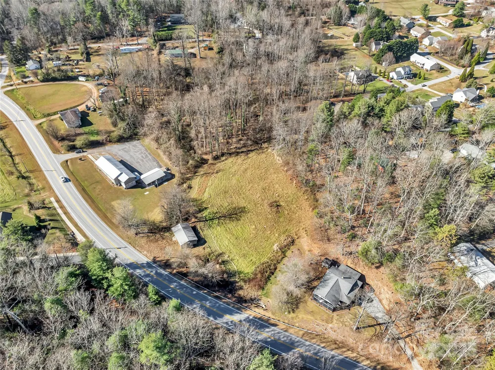 283 Ozone Drive Saluda, NC 28773