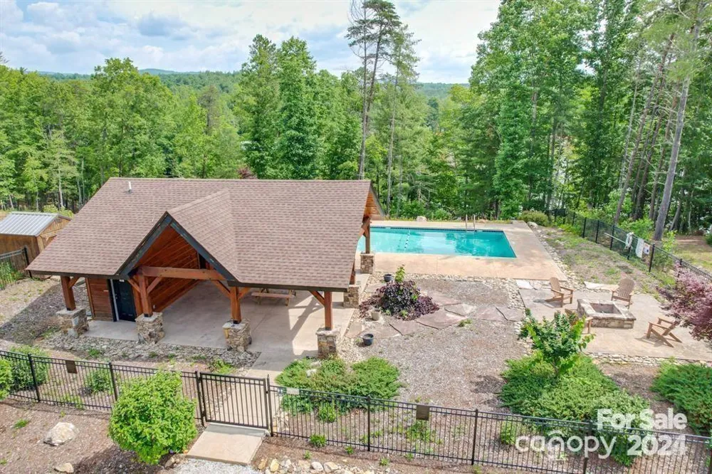 597 Peninsula Reserve Road #34 Nebo, NC 28761