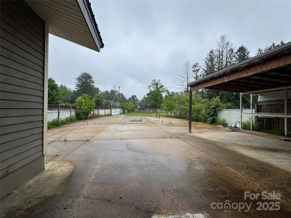 280 S Broad Street Brevard, NC 28712