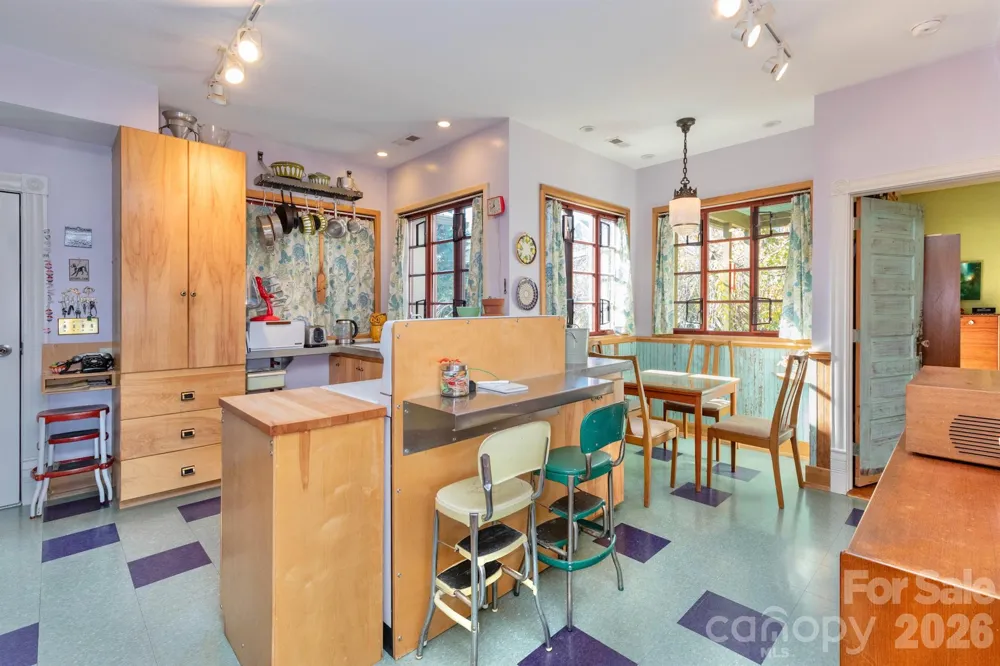 297 Hillside Street Asheville, NC 28801