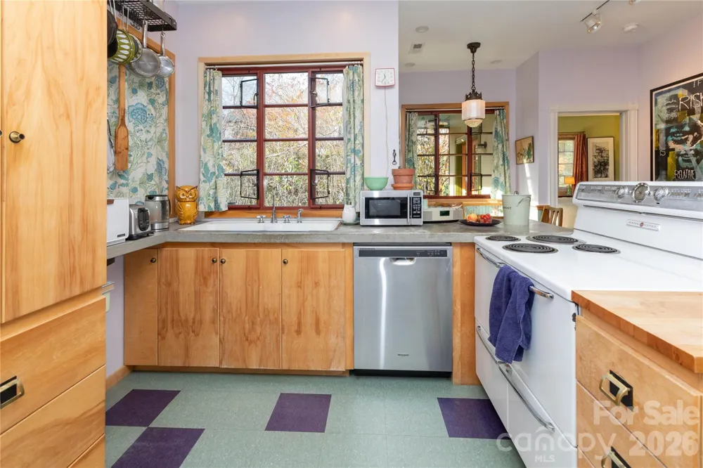 297 Hillside Street Asheville, NC 28801