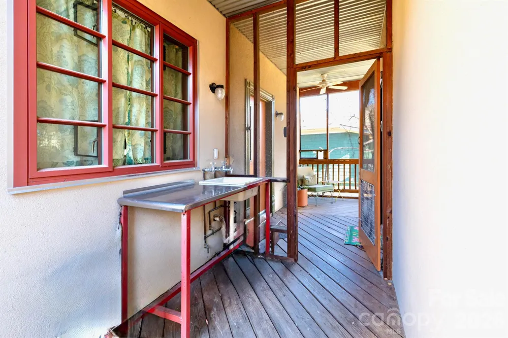 297 Hillside Street Asheville, NC 28801