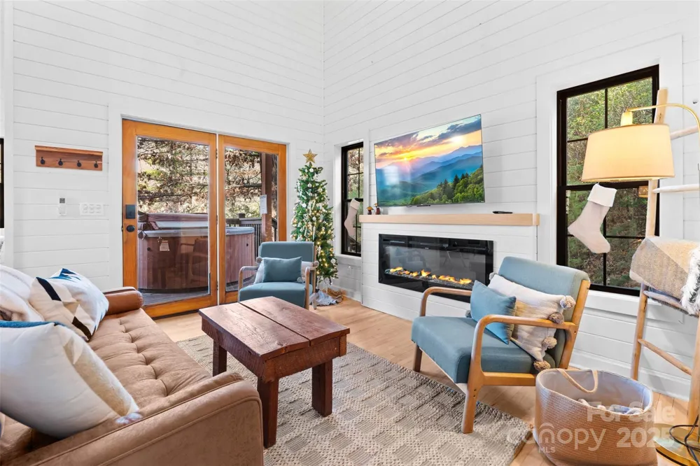 68 Bear Den Mountain View Drive Spruce Pine, NC 28777