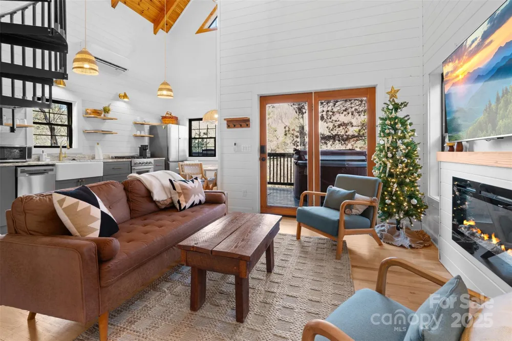 68 Bear Den Mountain View Drive Spruce Pine, NC 28777