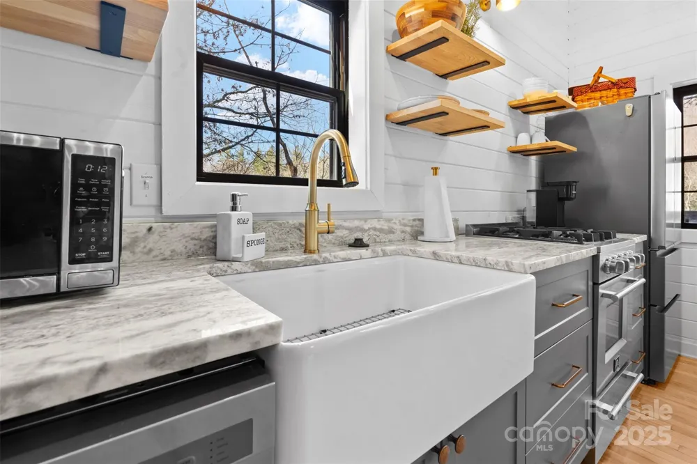 68 Bear Den Mountain View Drive Spruce Pine, NC 28777