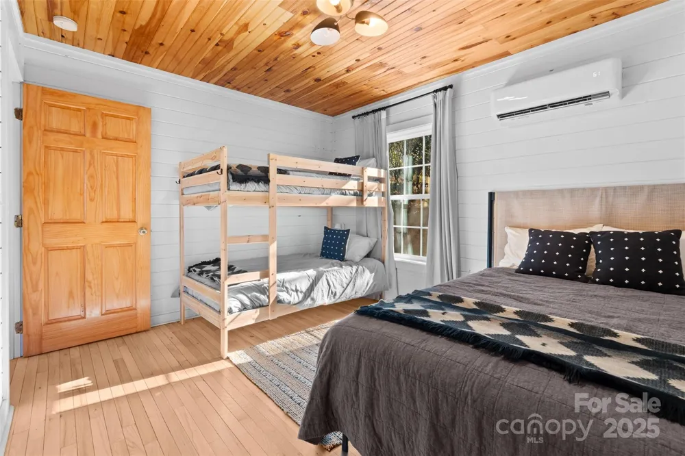 68 Bear Den Mountain View Drive Spruce Pine, NC 28777
