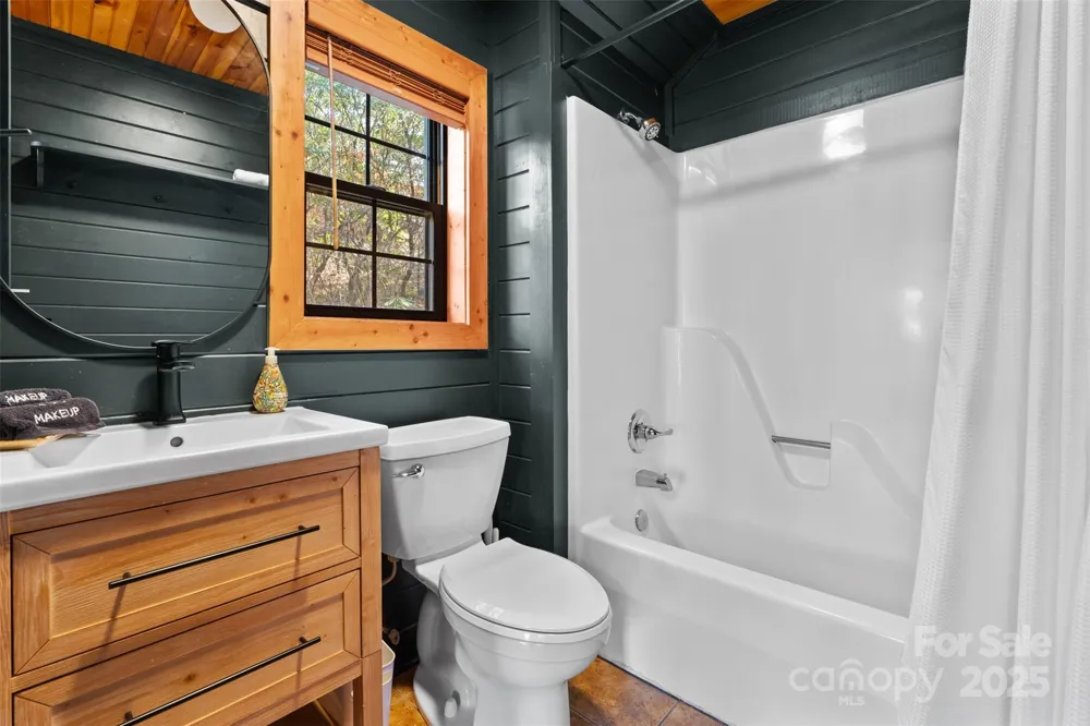 68 Bear Den Mountain View Drive Spruce Pine, NC 28777