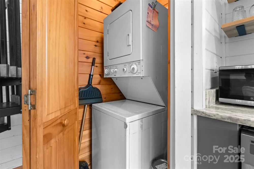 68 Bear Den Mountain View Drive Spruce Pine, NC 28777