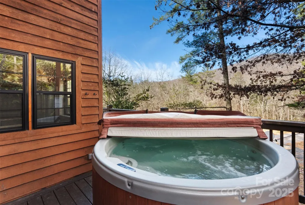 68 Bear Den Mountain View Drive Spruce Pine, NC 28777