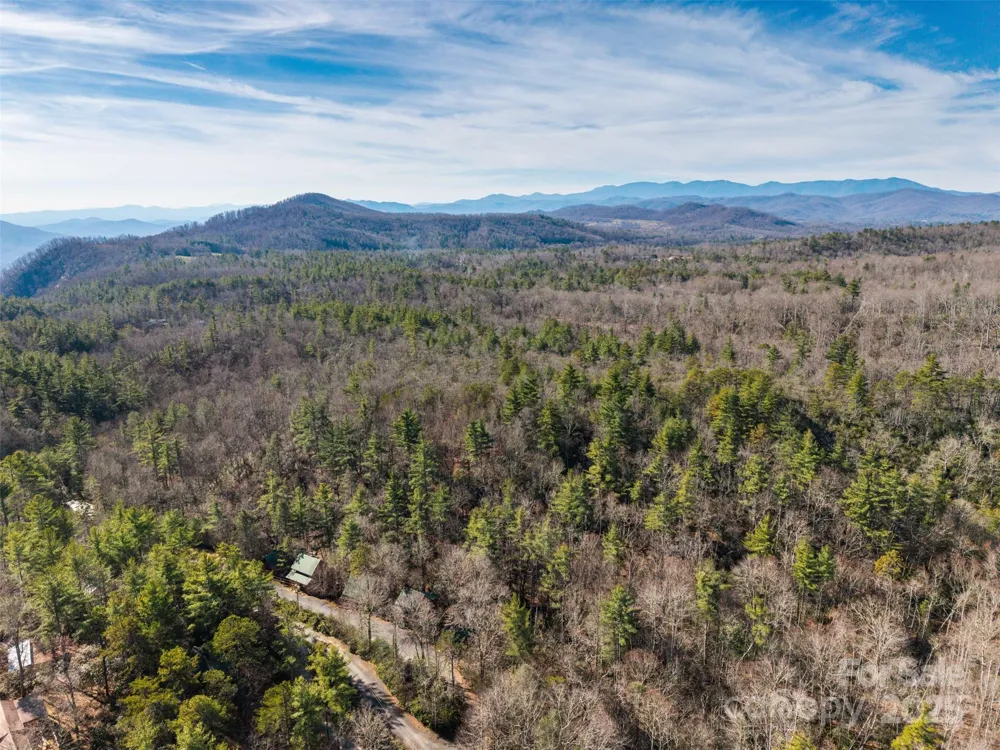 68 Bear Den Mountain View Drive Spruce Pine, NC 28777