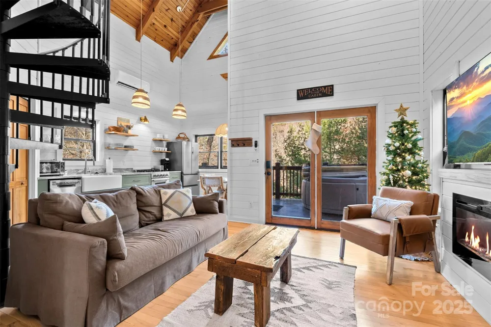 100 Bear Den Mountain View Drive Spruce Pine, NC 28777