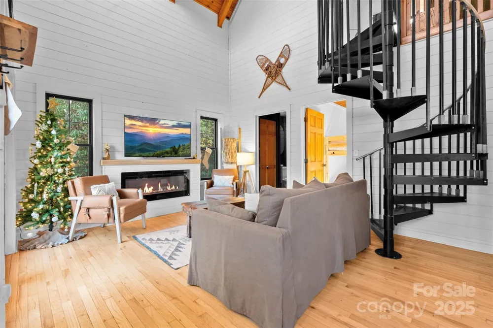 100 Bear Den Mountain View Drive Spruce Pine, NC 28777
